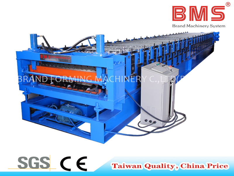 A vantagem do dispositivo e a inspeção da operação da máquina de formação da telha da camada dupla